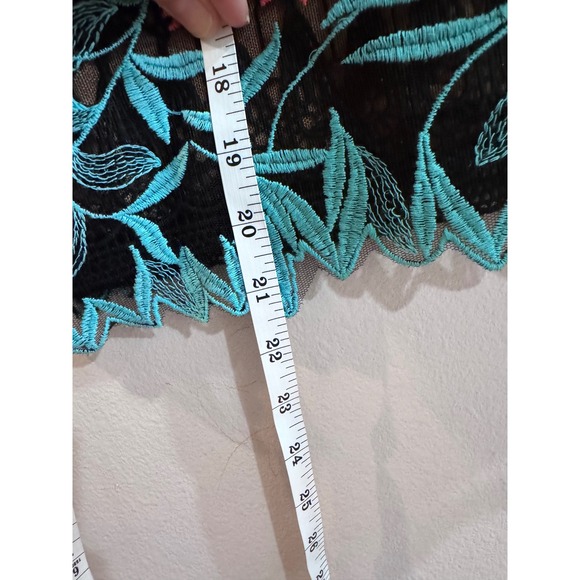 ELLIATT Black Embroidered Floral Sheer Mesh Sleeveless Top Size M NEW - Picture 6 of 7